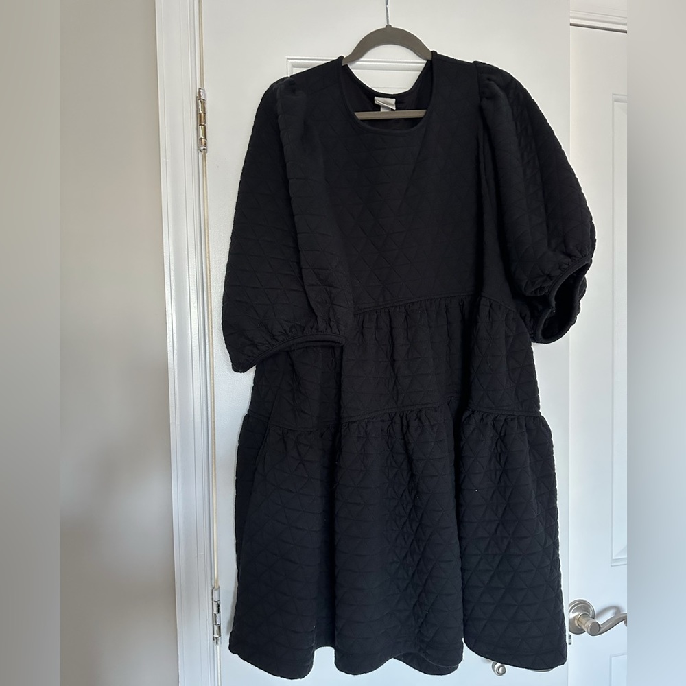 Black Quilted Puff Sleeve Short Sleeve Dress
